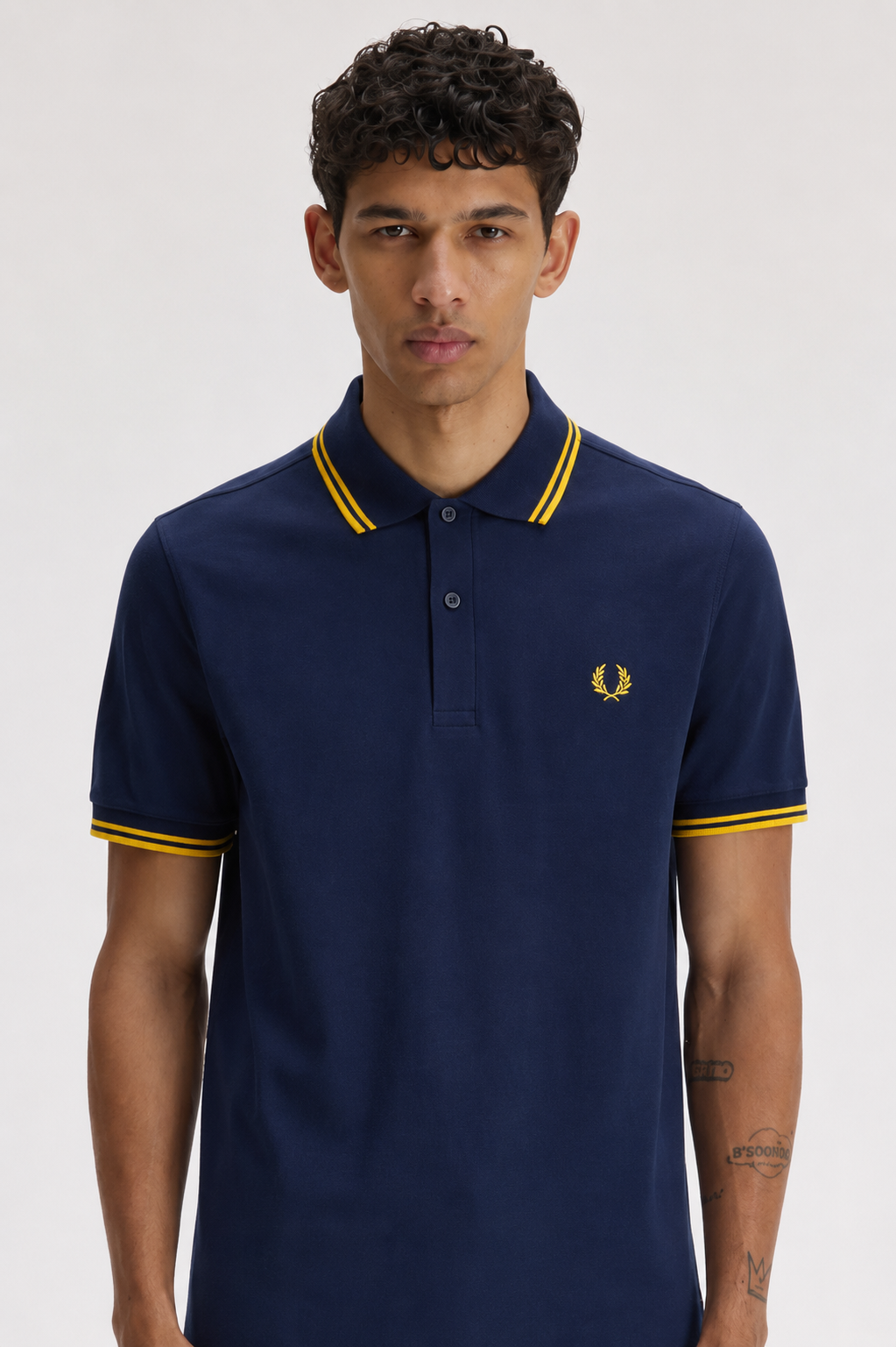 Polo Fred Perry Gola Detalhado