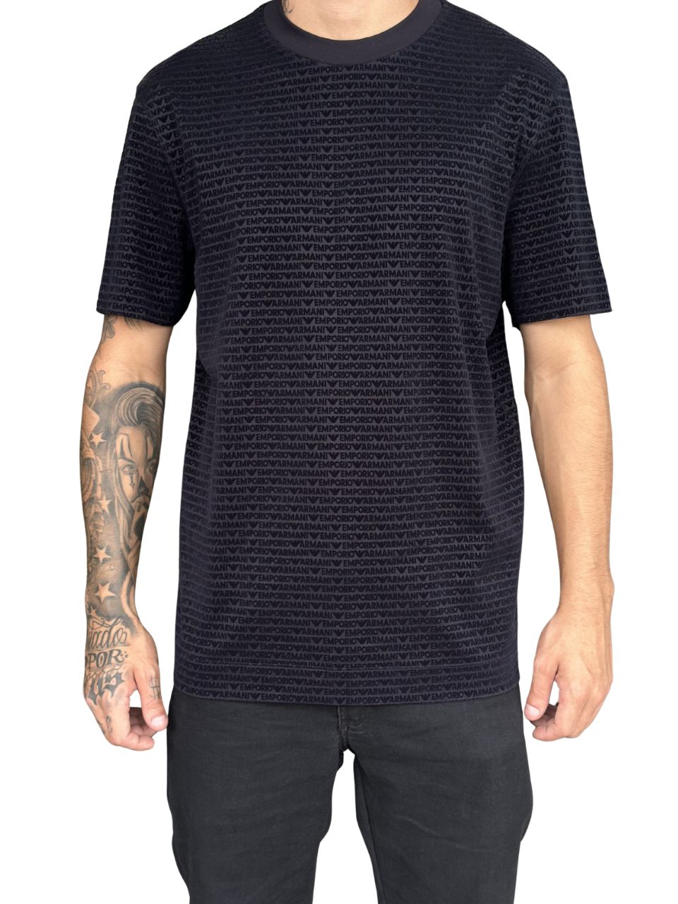 Camiseta Emporio Armani Detalhada