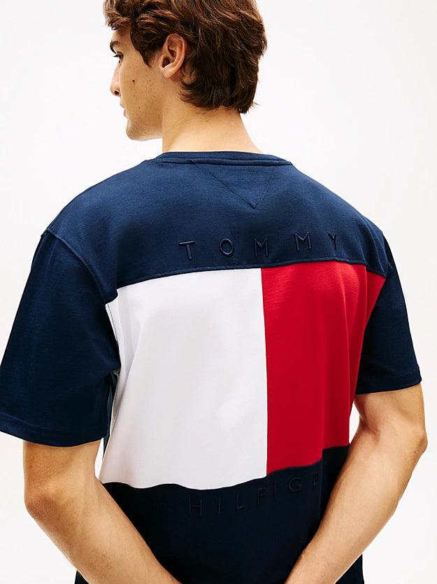Camiseta Tommy Hilfiger Jersey Relaxed com Bordado de Bandeira