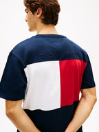 Camiseta Tommy Hilfiger Jersey Relaxed com Bordado de Bandeira