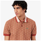Polo masculina Lacoste Classic com gola contrastante e monograma