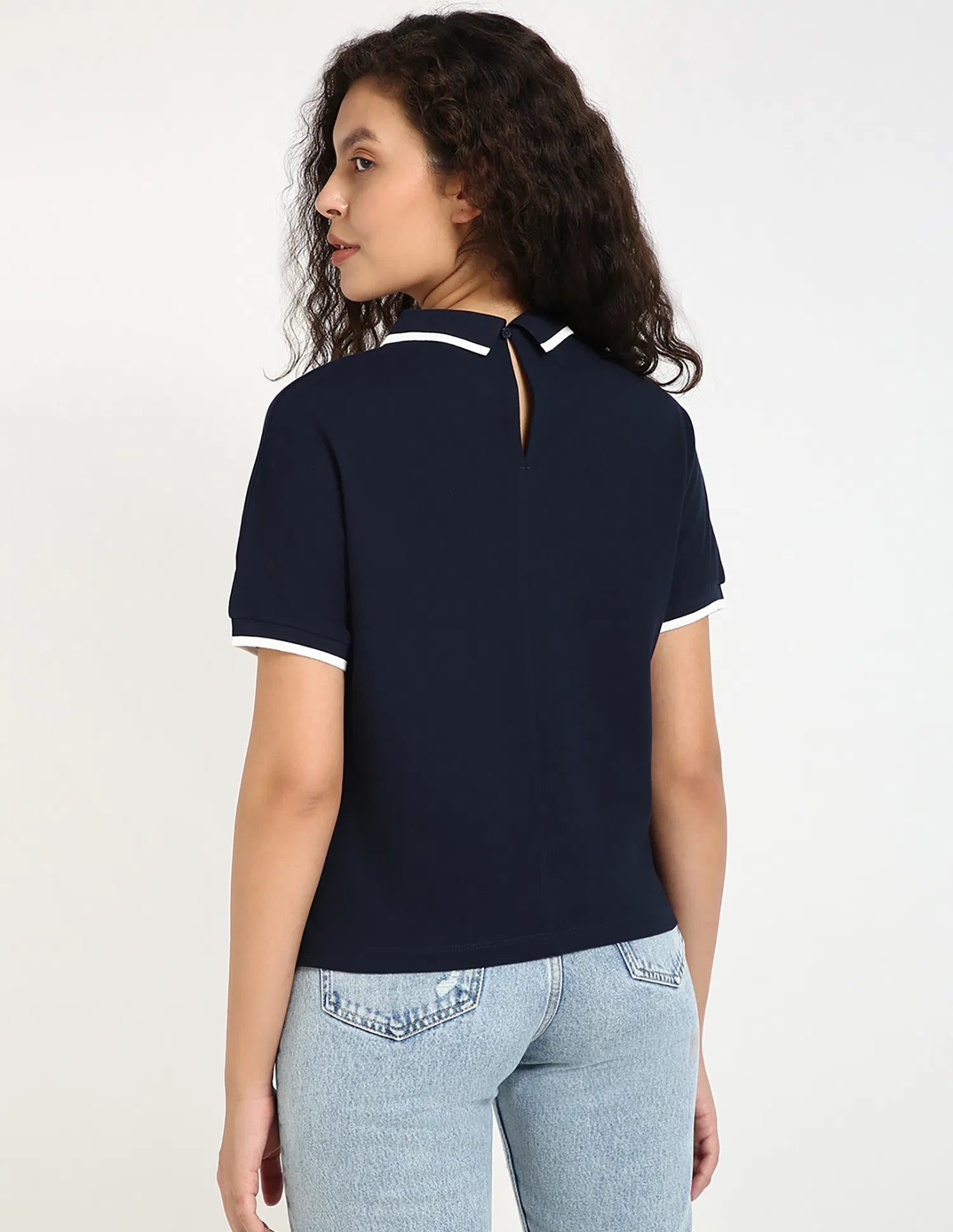 Polo Tommy Hilfiger feminina com Gola Diferenciada