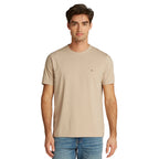 Camiseta Tommy Hilfiger Básica Tech - Bege