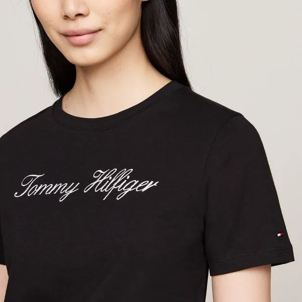 Camiseta Logo Cursivo Bordado Tommy Hilfiger Feminino