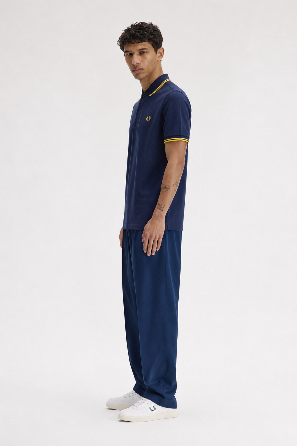 Polo Fred Perry Gola Detalhado