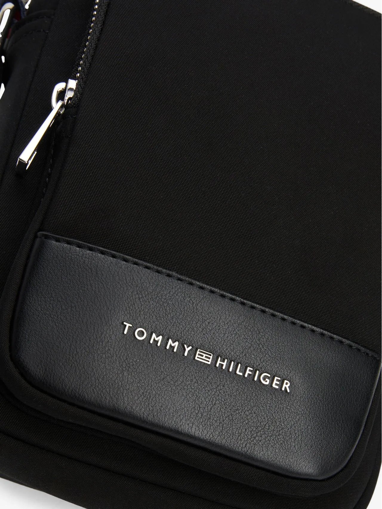 Bag Tommy Hilfiger TH Business Con Logo Metálico
