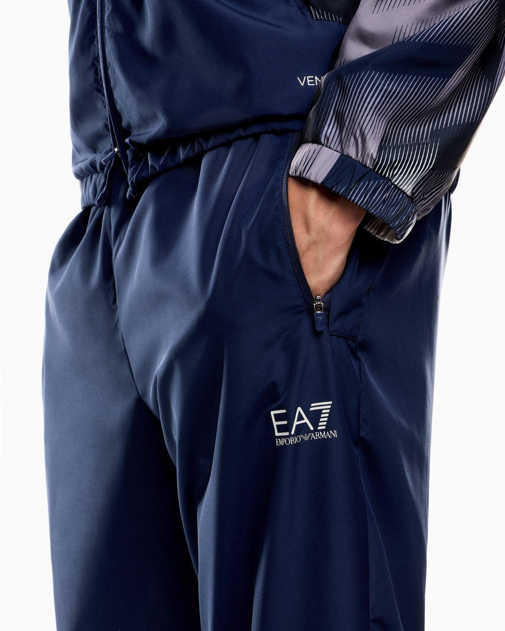 Conjunto EA7 Emporio Armani  Em Tecido Técnico VENTUS7