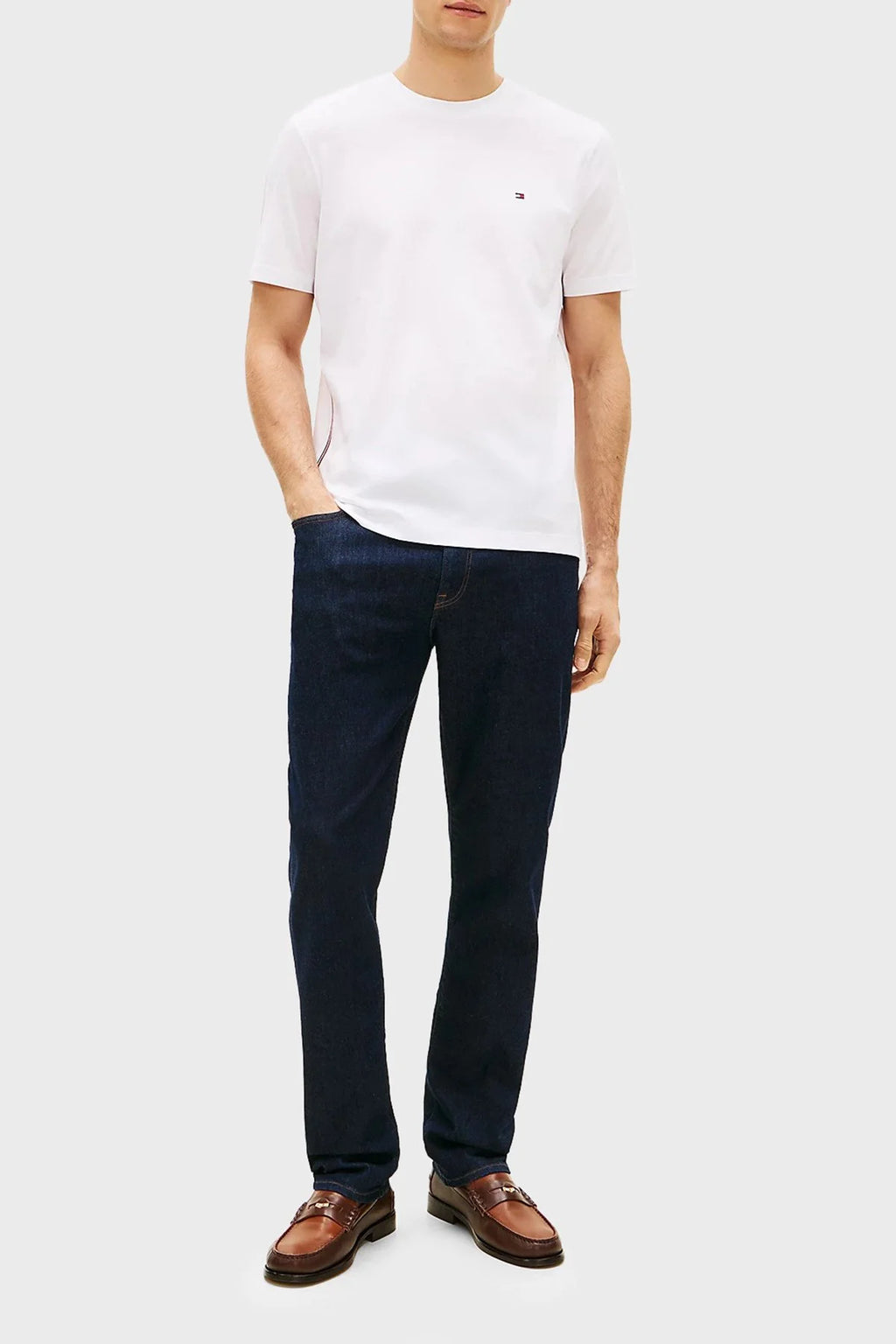 Camiseta Basica Tommy Hilfiger Detalhada