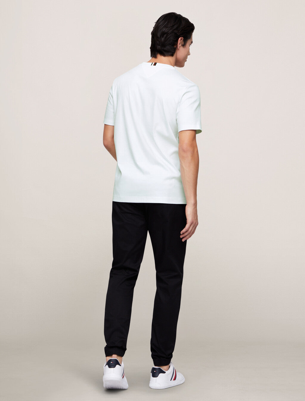 Camiseta Tommy Hilfiger com logo em relevo