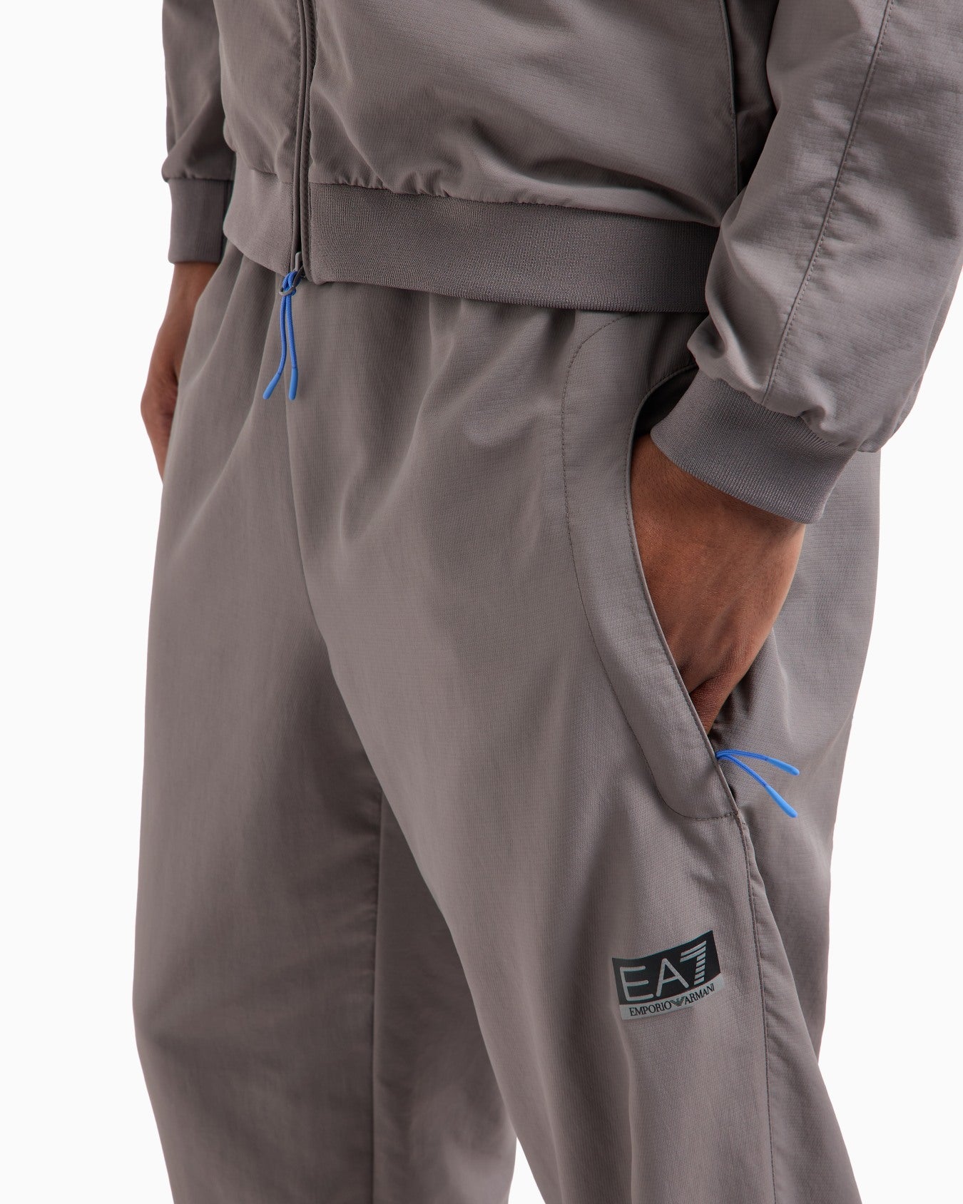 Conjunto EA7 Emporio Armani  Dynamic Athlete Em Tecido Técnico VENTUS7