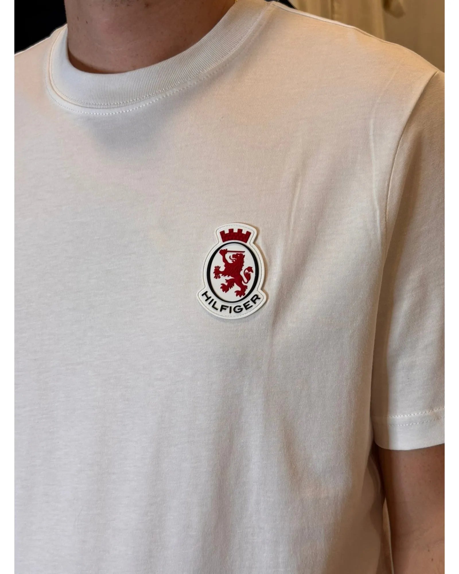 Camiseta Red Lion Chest Regular Fit Tommy Hilfiger