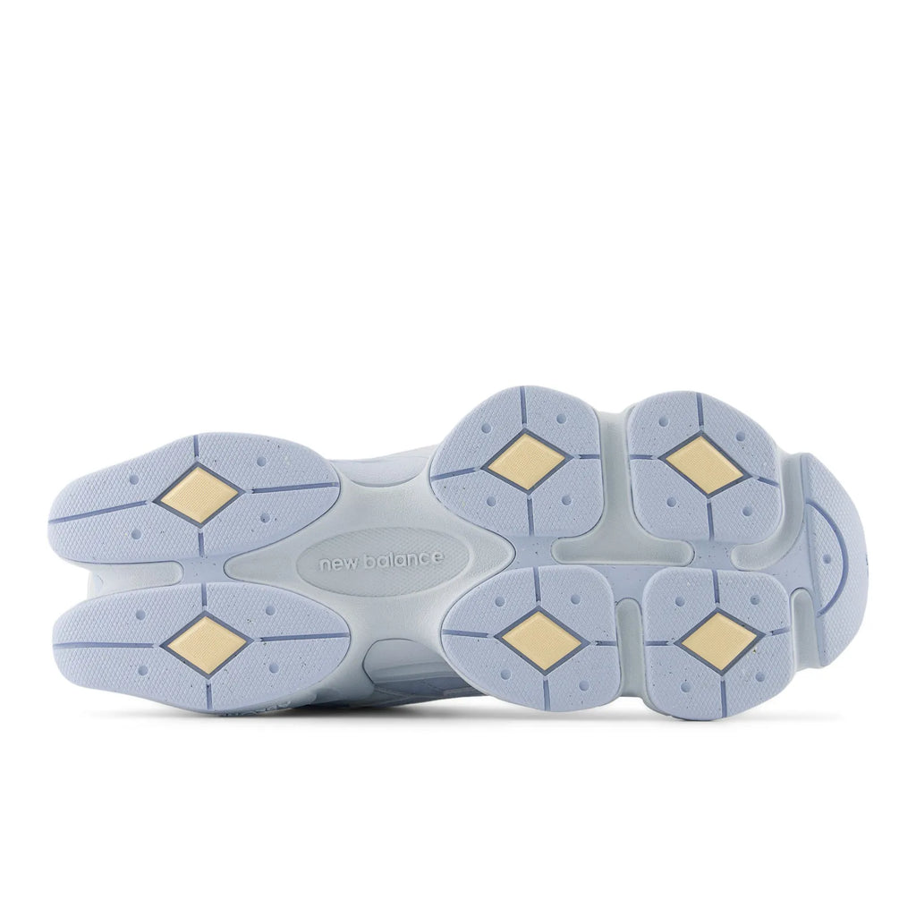 Tênis New Balance 9060