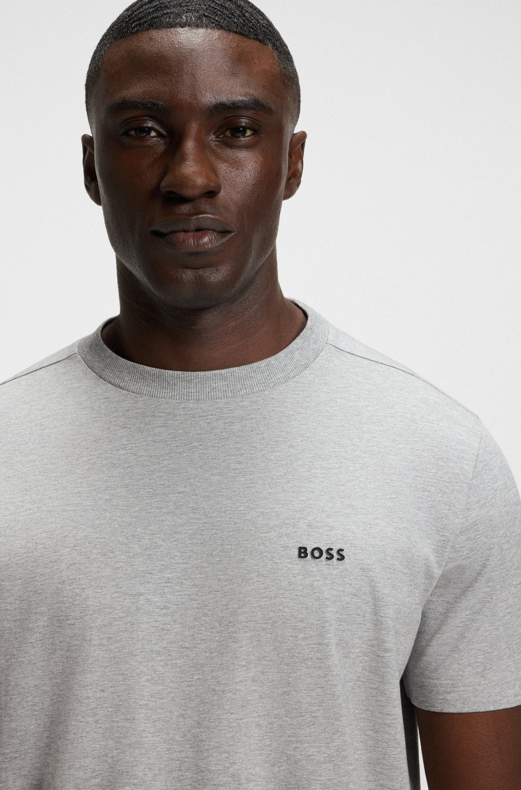 Camiseta de algodão elástico com logotipo contrastante