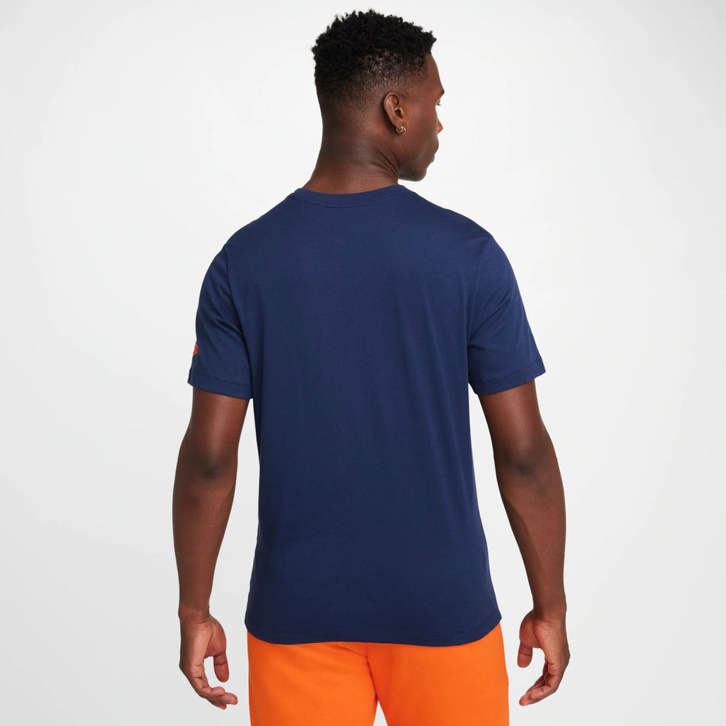 Camiseta Sportswear Club Tee Nike