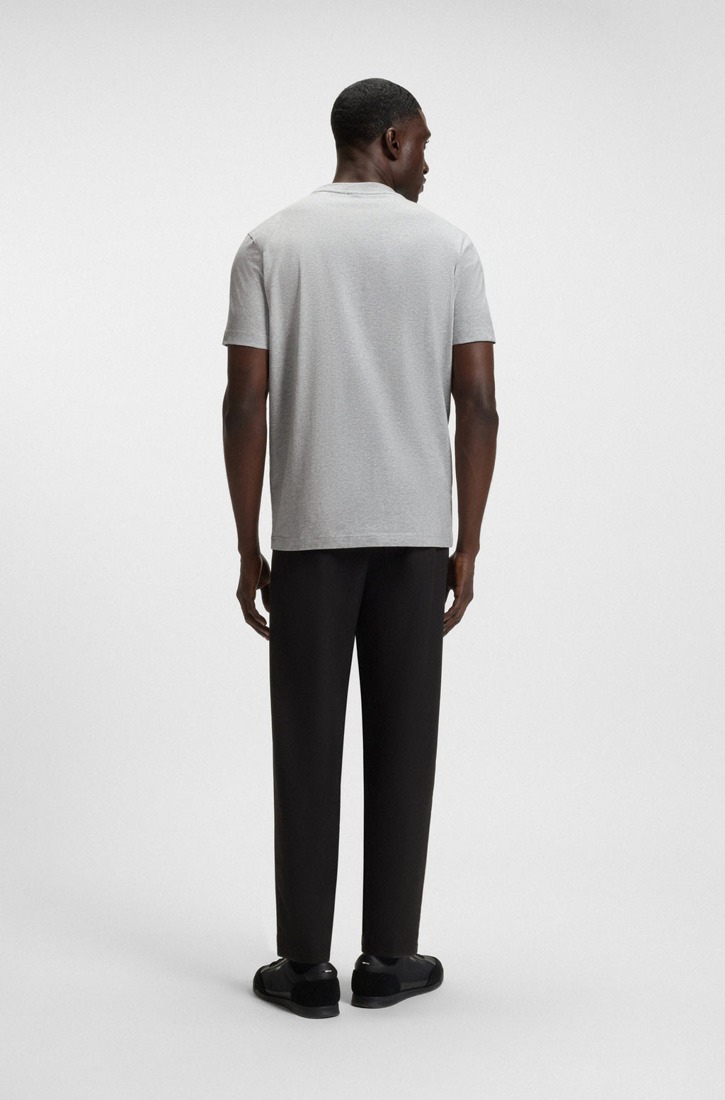 Camiseta de algodão elástico com logotipo contrastante