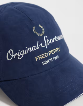 Boné Fred Perry de Microfibra Com Logo Em Debrum Azul
