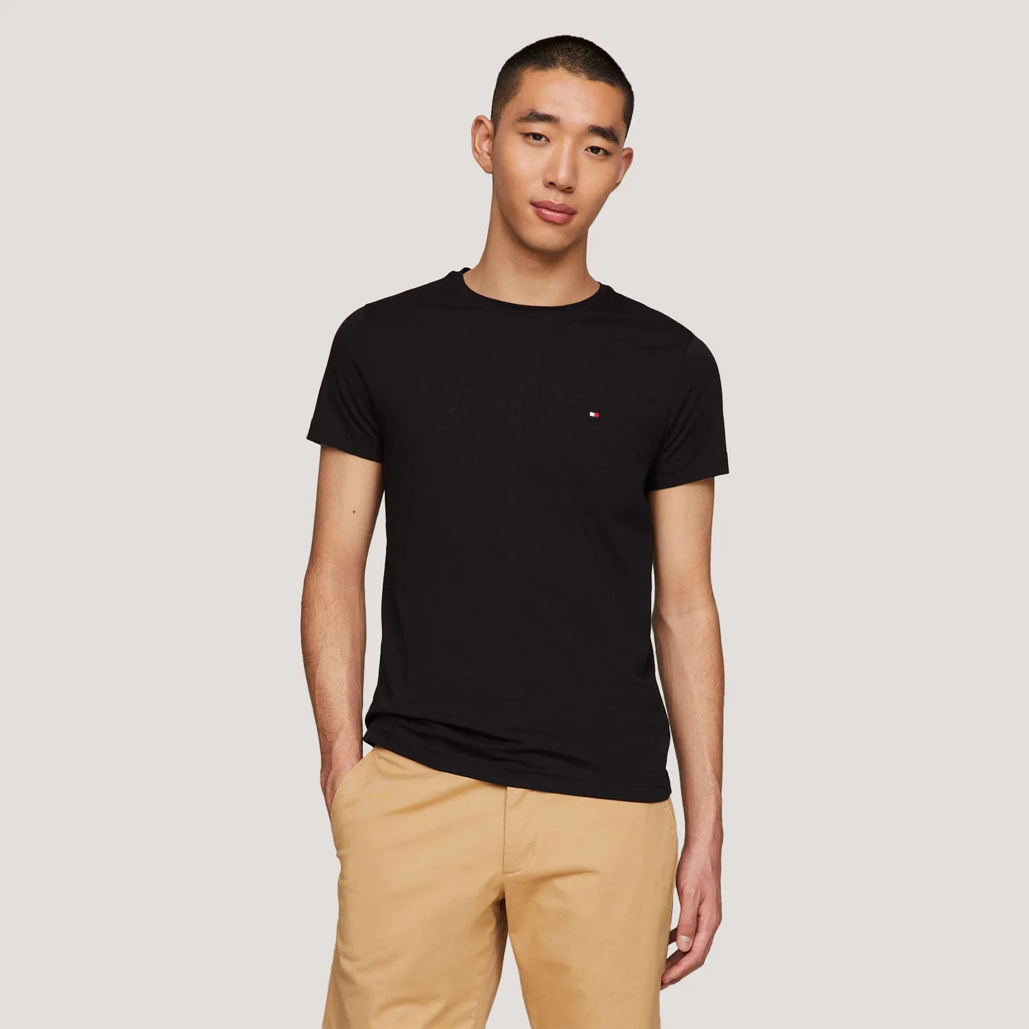Camiseta Tommy Hilfiger Clássica Preta- Regular