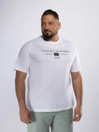 Camiseta Tommy Hilfiger com logo tamanho grande