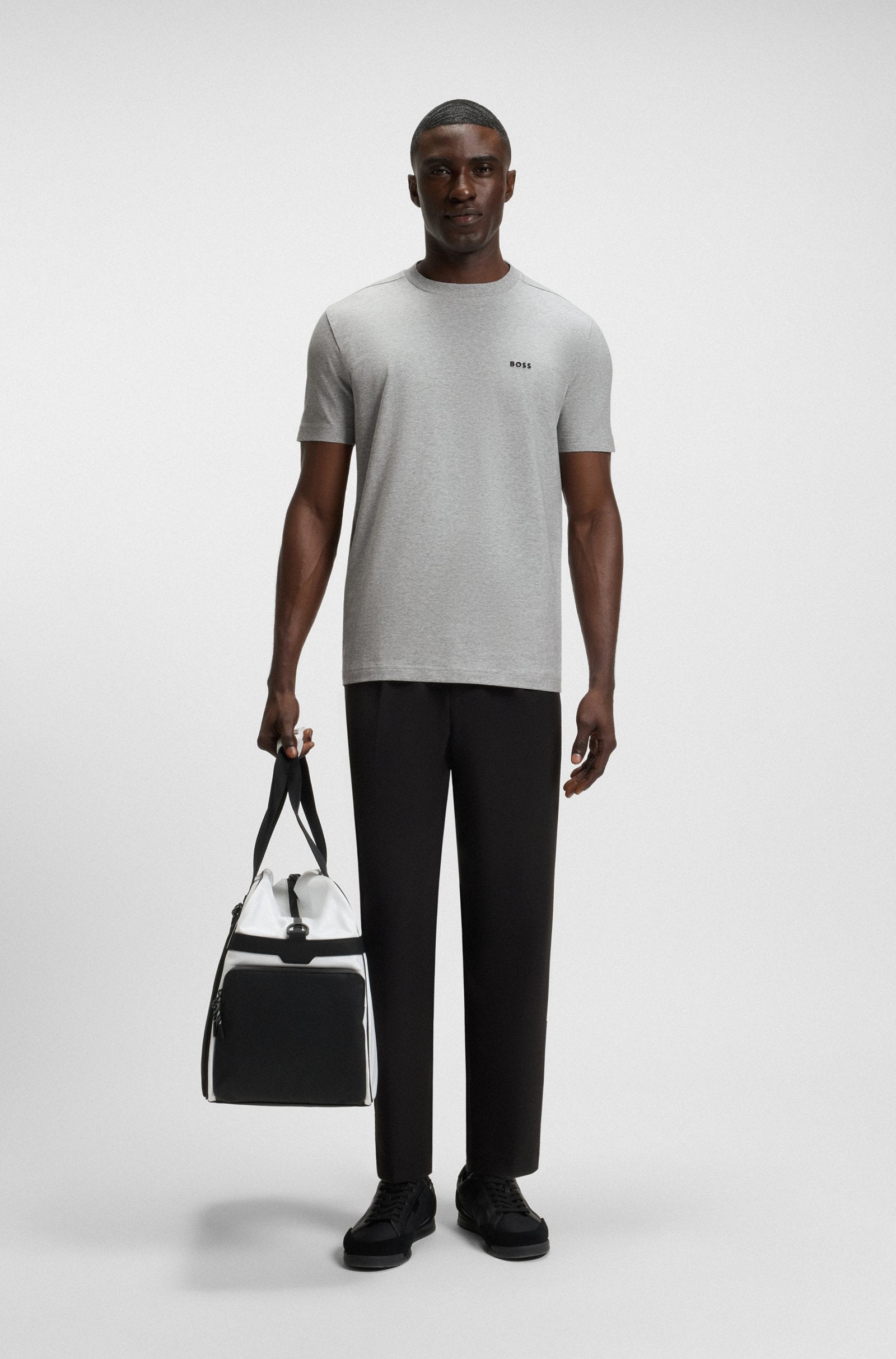 Camiseta de algodão elástico com logotipo contrastante