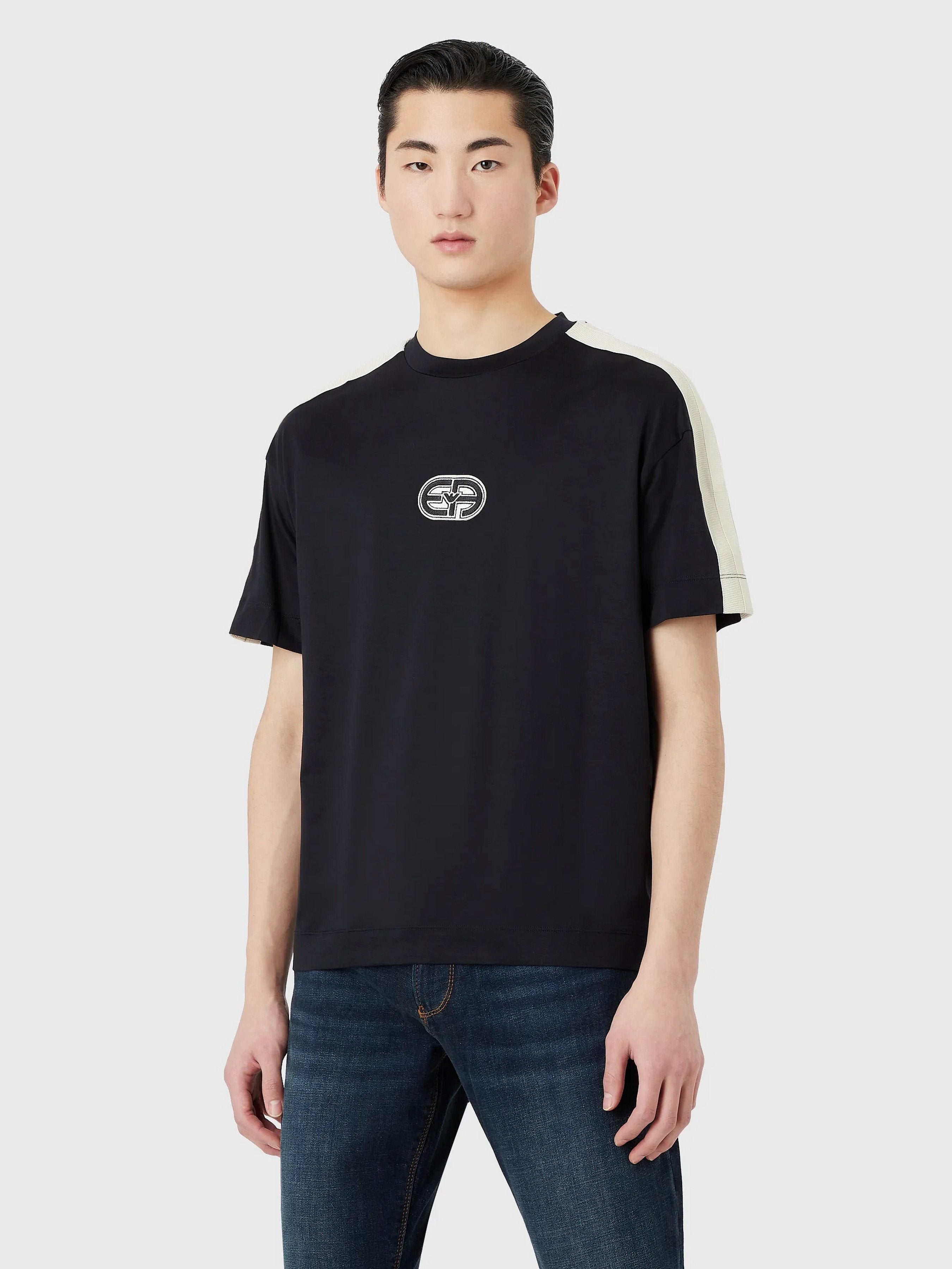 Camiseta Colorblock Shoulder Embroidered Logo Chest Emporio Armani