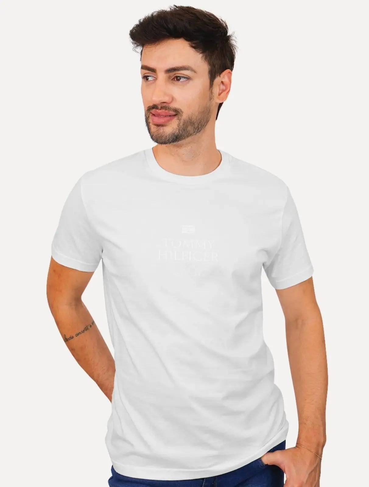 Camiseta Tommy Hilfiger Masculina Mid Embroidered Chest